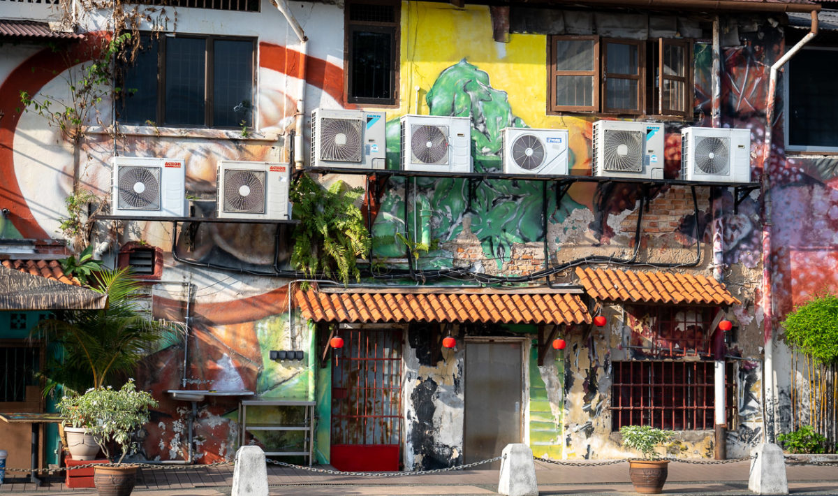 Street art, Malacca River
