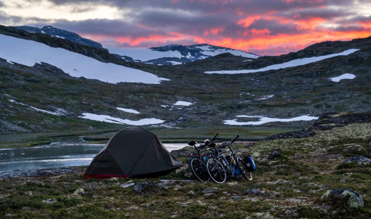 Sunset over our wild camping spot along the Ustekveikja on Hardangervidda